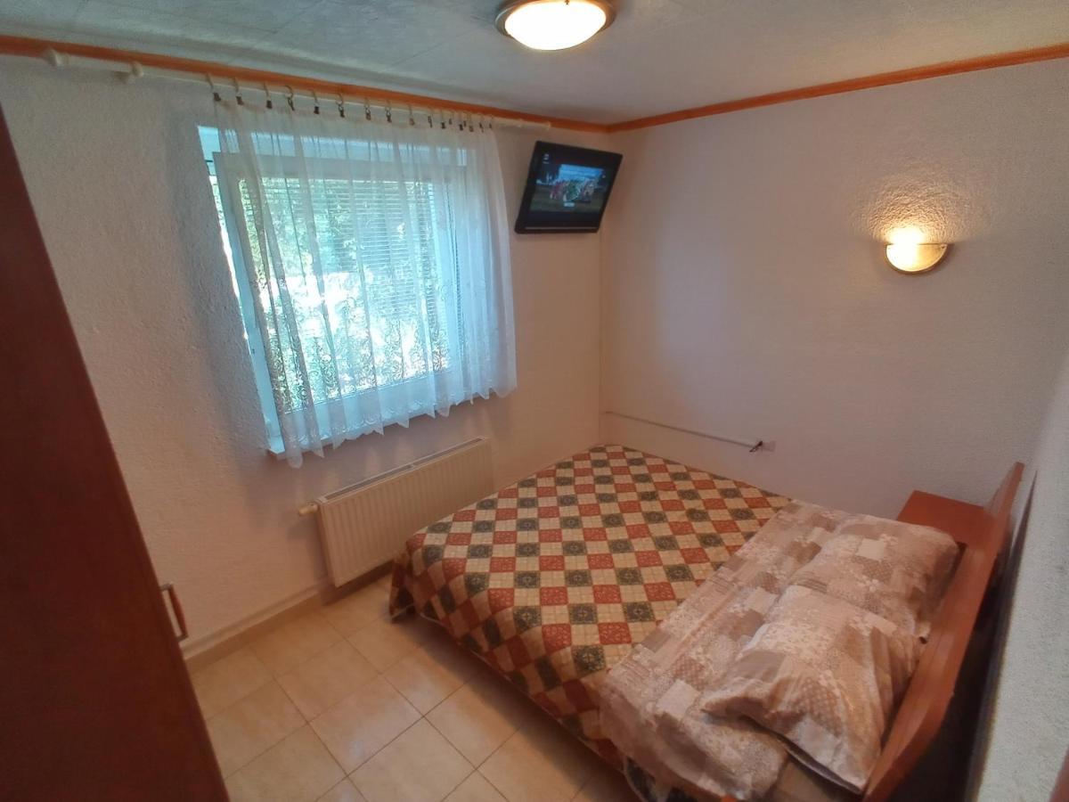 Ferienwohnung Ankaran Sobe Mara Exterior foto